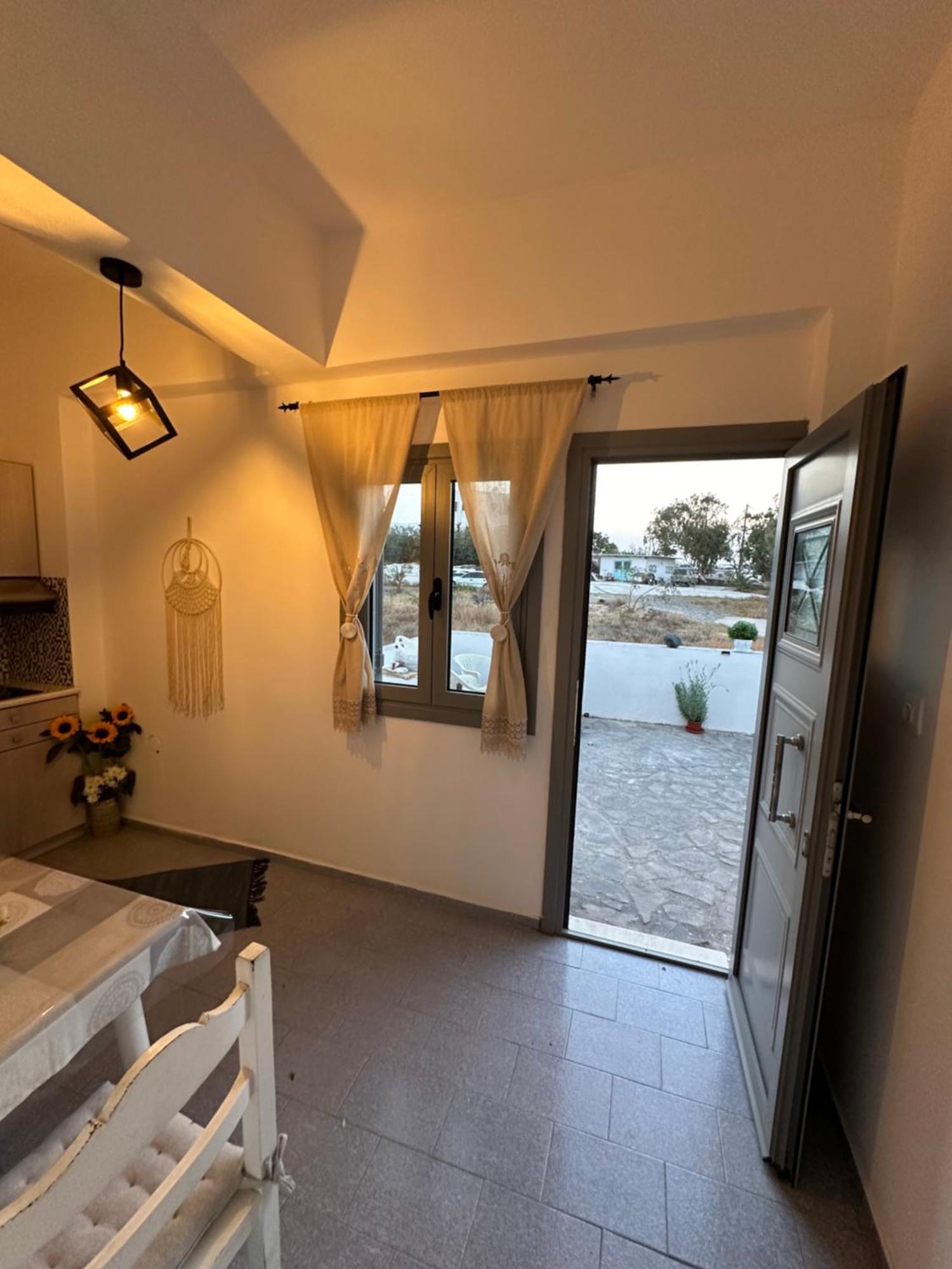 Nicole Rooms Santorini Vóthon المظهر الخارجي الصورة
