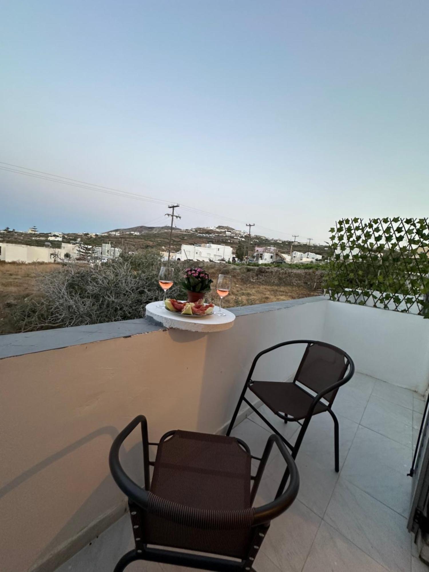 Nicole Rooms Santorini Vóthon المظهر الخارجي الصورة