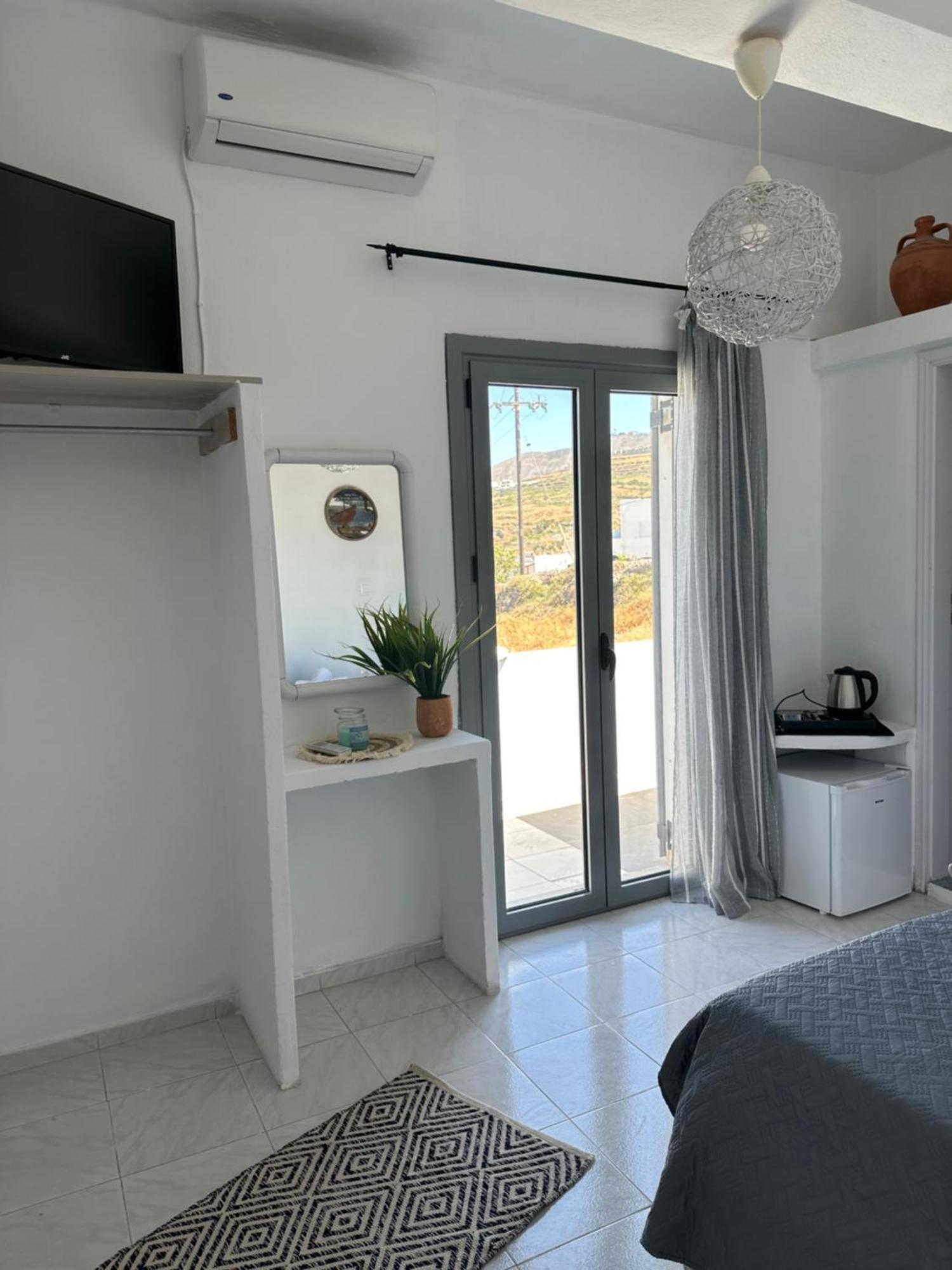 Nicole Rooms Santorini Vóthon المظهر الخارجي الصورة