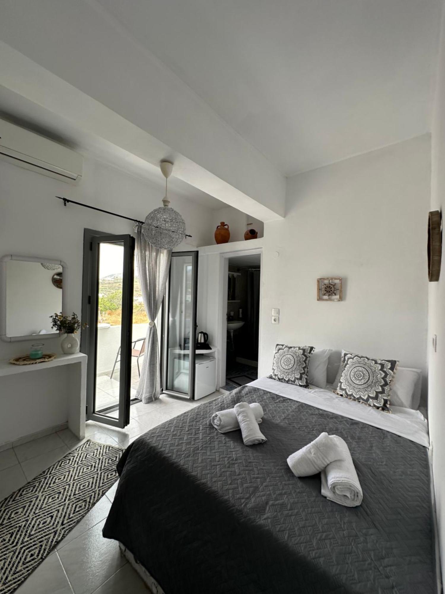 Nicole Rooms Santorini Vóthon المظهر الخارجي الصورة