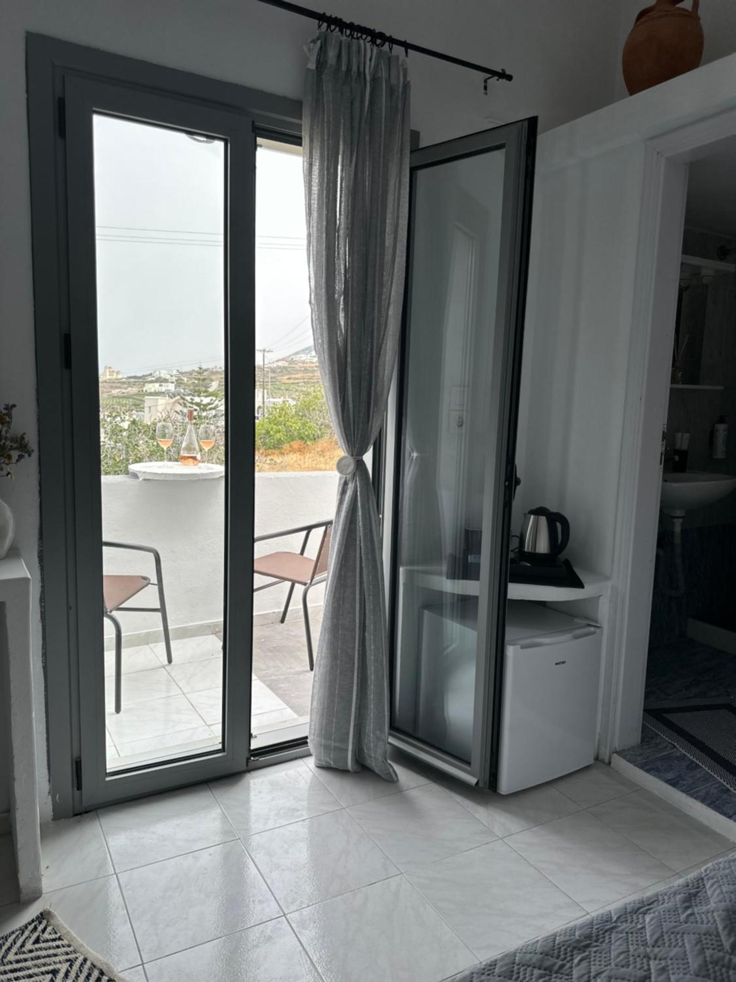 Nicole Rooms Santorini Vóthon المظهر الخارجي الصورة